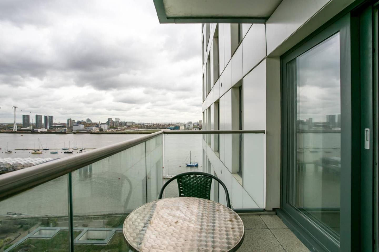 Guestready - Comfort By The Thames, W/ Balcony ロンドン エクステリア 写真